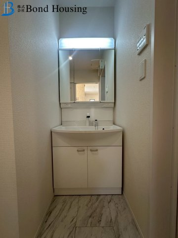 「LDK19.7帖」「並列2台駐車可」神陵台9丁目 全2棟2号棟の独立洗面台