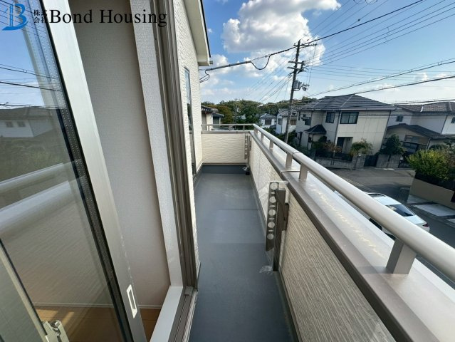 「LDK19.7帖」「並列2台駐車可」神陵台9丁目 全2棟2号棟のバルコニー