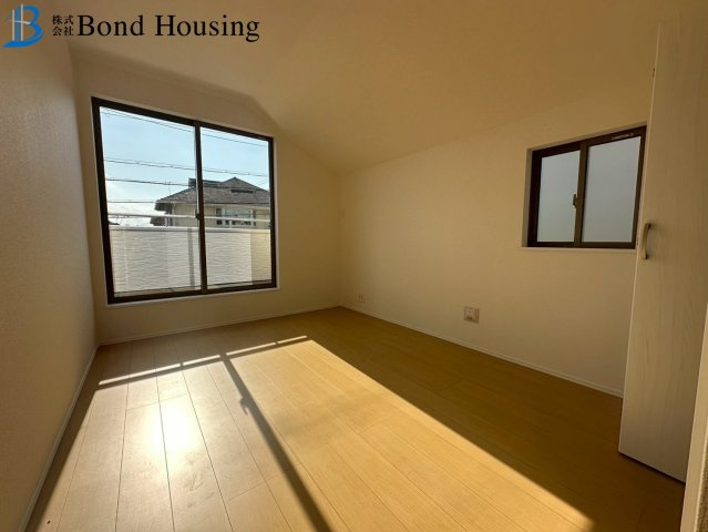 「LDK19.7帖」「並列2台駐車可」神陵台9丁目 全2棟2号棟の洋室