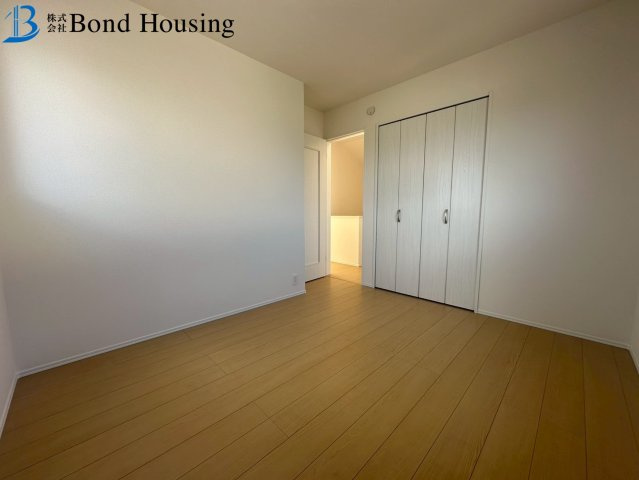 「LDK19.7帖」「並列2台駐車可」神陵台9丁目 全2棟2号棟の洋室