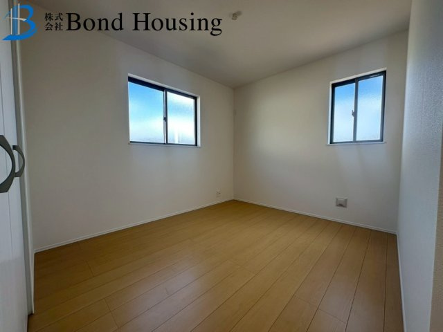 「LDK19.7帖」「並列2台駐車可」神陵台9丁目 全2棟2号棟の洋室