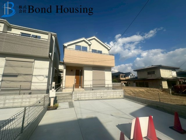 「LDK19.7帖」「並列2台駐車可」神陵台9丁目 全2棟2号棟の外観