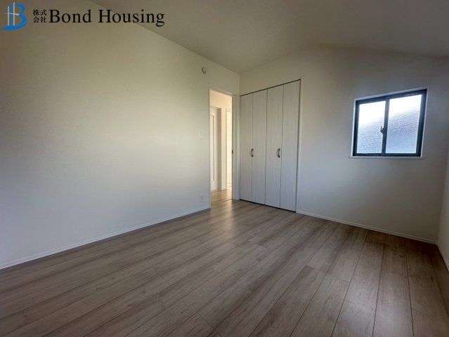 「角地」「並列2台駐車可」神陵台9丁目 全2棟1号棟の洋室