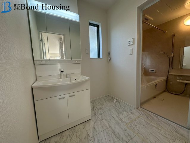 「角地」「並列2台駐車可」神陵台9丁目 全2棟1号棟の独立洗面台