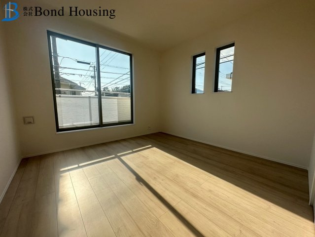 「角地」「並列2台駐車可」神陵台9丁目 全2棟1号棟の洋室