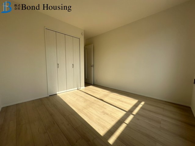 「角地」「並列2台駐車可」神陵台9丁目 全2棟1号棟の洋室