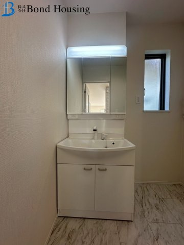 「角地」「並列2台駐車可」神陵台9丁目 全2棟1号棟の独立洗面台