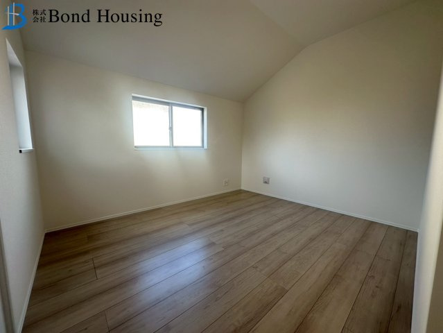 「角地」「並列2台駐車可」神陵台9丁目 全2棟1号棟の洋室