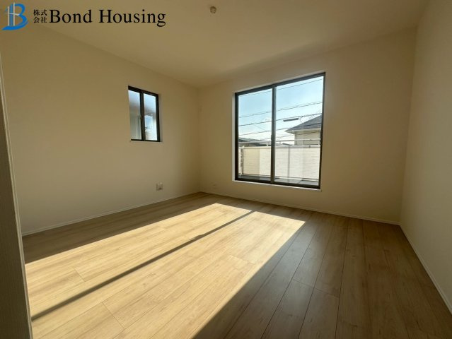 「角地」「並列2台駐車可」神陵台9丁目 全2棟1号棟の洋室