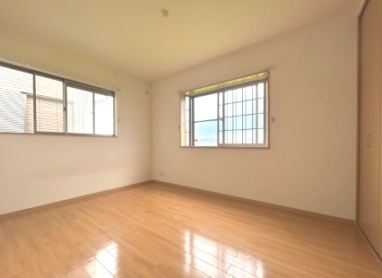 岸和田市箕土路町3丁目戸建の洋室|２階南東側洋室　約6.0帖