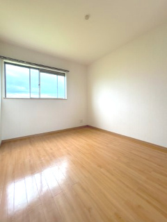 岸和田市箕土路町3丁目戸建の洋室|２階南西側洋室　約6.0帖