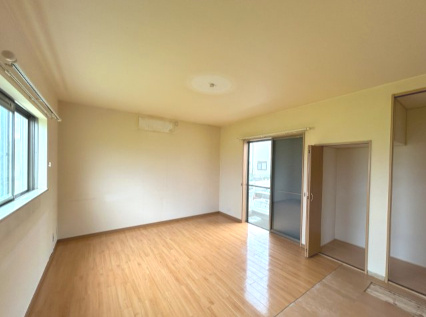 岸和田市箕土路町3丁目戸建の居間・リビング|リビング