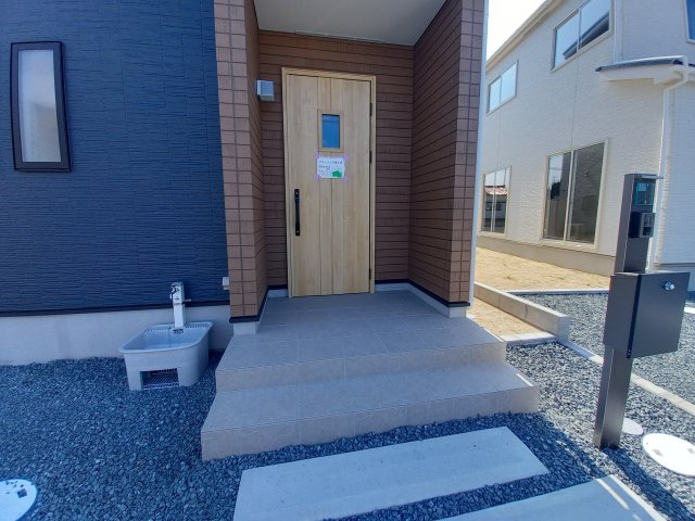 【郷ケ丘　4期】　2号棟　◆新生活応援キャンペーン中！　オール電化新築建売住宅☆・。の玄関|同施工　◆玄関の写真です◆
お洒落な玄関からの外出は気分が良いですね♪　　