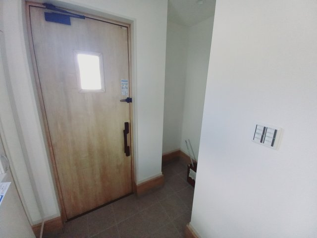 【郷ケ丘　4期】　2号棟　◆新生活応援キャンペーン中！　オール電化新築建売住宅☆・。の玄関|同施工　◆玄関の写真です◆
家族の帰りを待ち、訪れる方を優しく迎える。
そんな安らぎに満ちた生活空間にピッタリの玄関ですね♪（＾＾）
