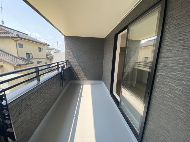 【郷ケ丘　4期】　2号棟　◆新生活応援キャンペーン中！　オール電化新築建売住宅☆・。のバルコニー|同施工　◆バルコニーの写真です◆　たくさん干せてよく乾き、いつもふかふかの洗濯物！心地よい日差しやさわやかな風を感じることができます。

