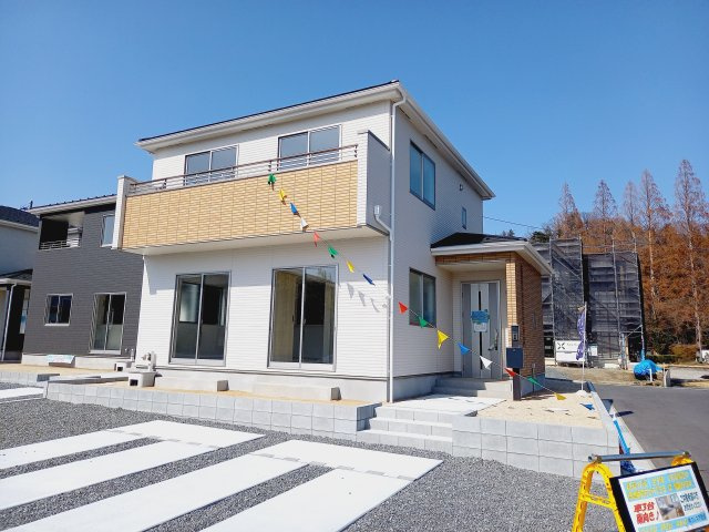 【郷ケ丘　4期】　3号棟　◆新生活応援キャンペーン中！　オール電化新築建売住宅☆・。の外観|同施工　外観の写真です！！過ごす時間が長いからこそ家族との繋がりが感じられるお家！にぎやかな声で日々の会話も弾む楽しい空間となります。家に帰宅するのがより一層楽しみになりますね♪