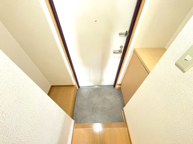 MKビルの玄関|玄関