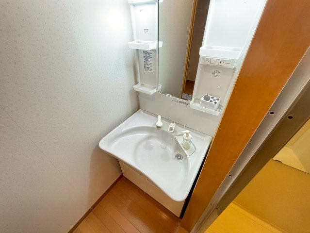 MKビルの洗面所|独立洗面台