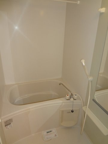 パインヒルズＡの浴室|きれいなお風呂です