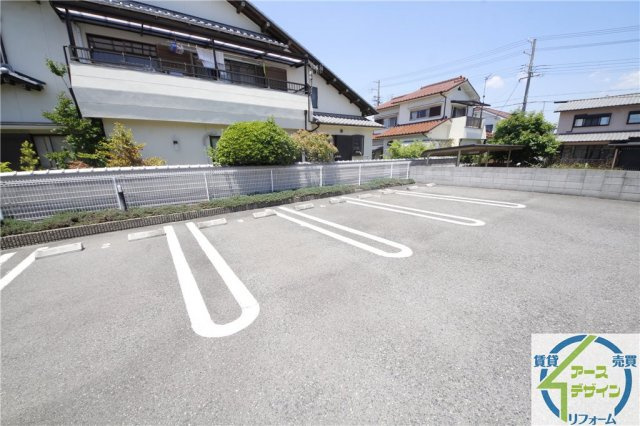 コルティーレ太寺Ⅱの駐車場|駐車場があるので、車を買う予定の方も安心です