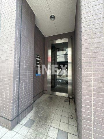横浜市南区井土ケ谷下町の賃貸マンションのエントランス