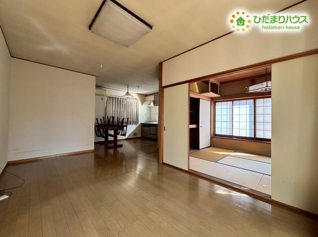 熊谷市肥塚　中古一戸建ての居間・リビング