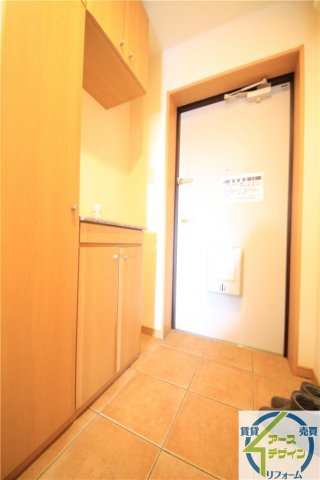 グレイスコートの玄関|※類似部屋