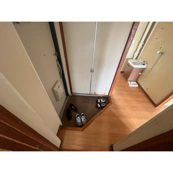 新多聞第2住宅106号棟の玄関