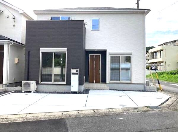 リナージュ春日井市白山町01