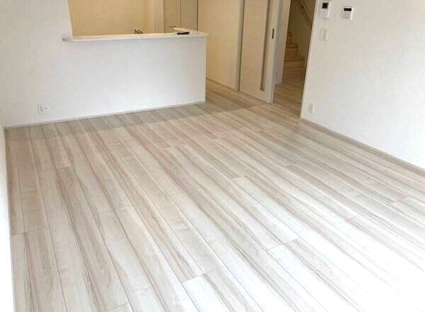 リナージュ春日井市白山町01の居間・リビング