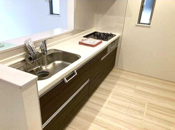 リナージュ春日井市白山町01のキッチン