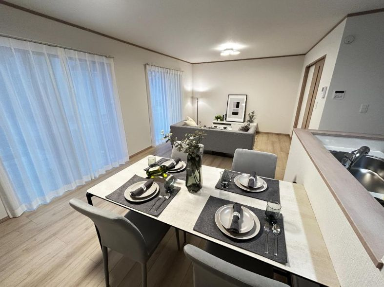 ハートフルタウン所沢市中新井　全２棟の居間・リビング