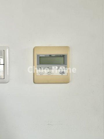 グランシティユーロレジデンス瑞江の冷暖房・空調設備|【床暖房】冬は足元から暖めてくれる床暖房はエアコンとは違って埃が舞いませんので健康にも良さそうですね。