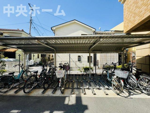 グランシティユーロレジデンス瑞江の駐輪場|【自転車置き場】無償で使用権付き