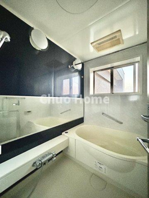 【浴室】 | グランシティユーロレジデンス瑞江 | 【バスルーム】暖房換気乾燥機付きシステムバスルーム。暖房・冷風・換気・乾燥など、毎日を快適に過ごせるうれしい機能が揃っています。雨の日の洗濯物も安心です。