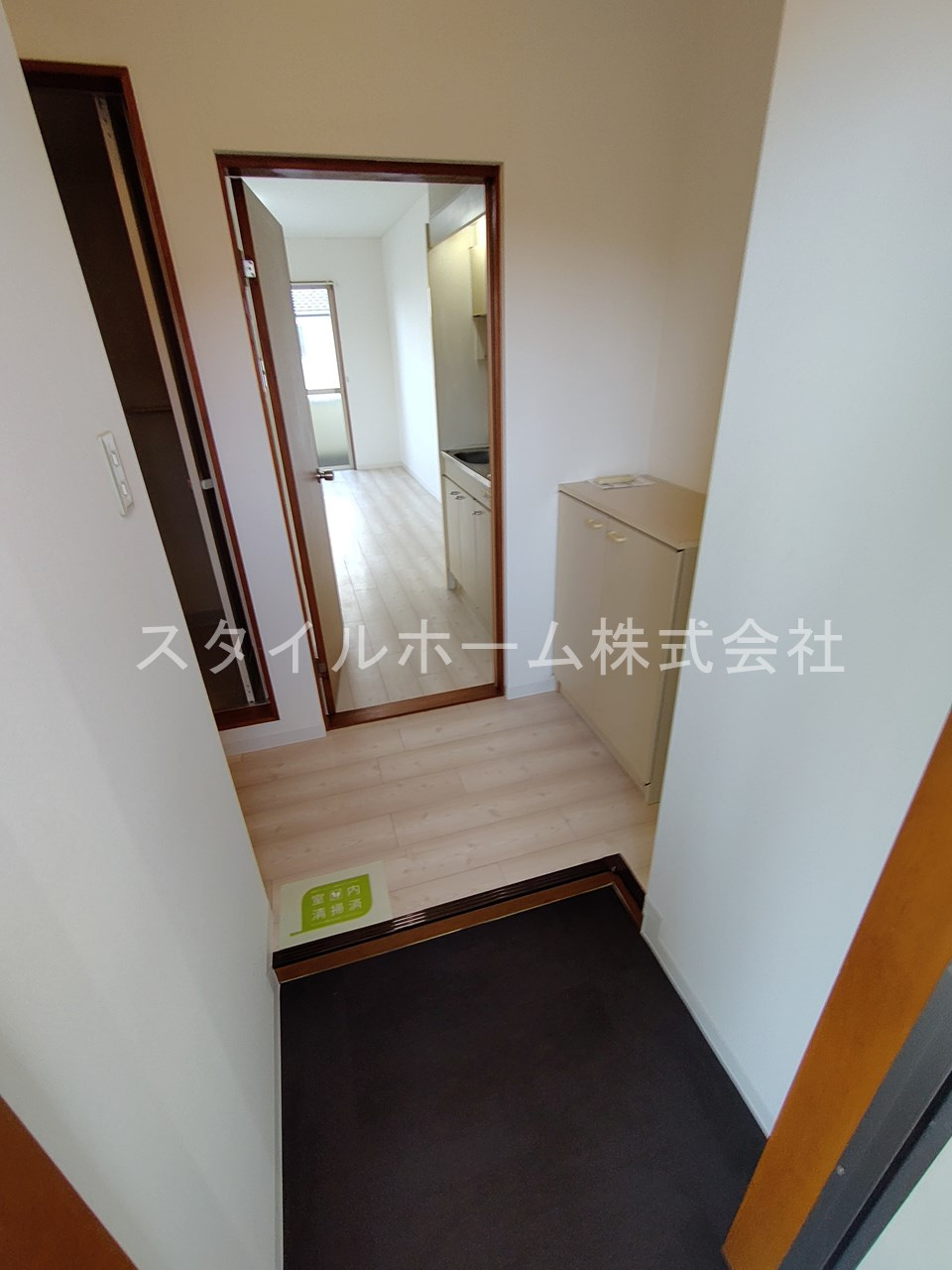 メゾンサマーアイの玄関