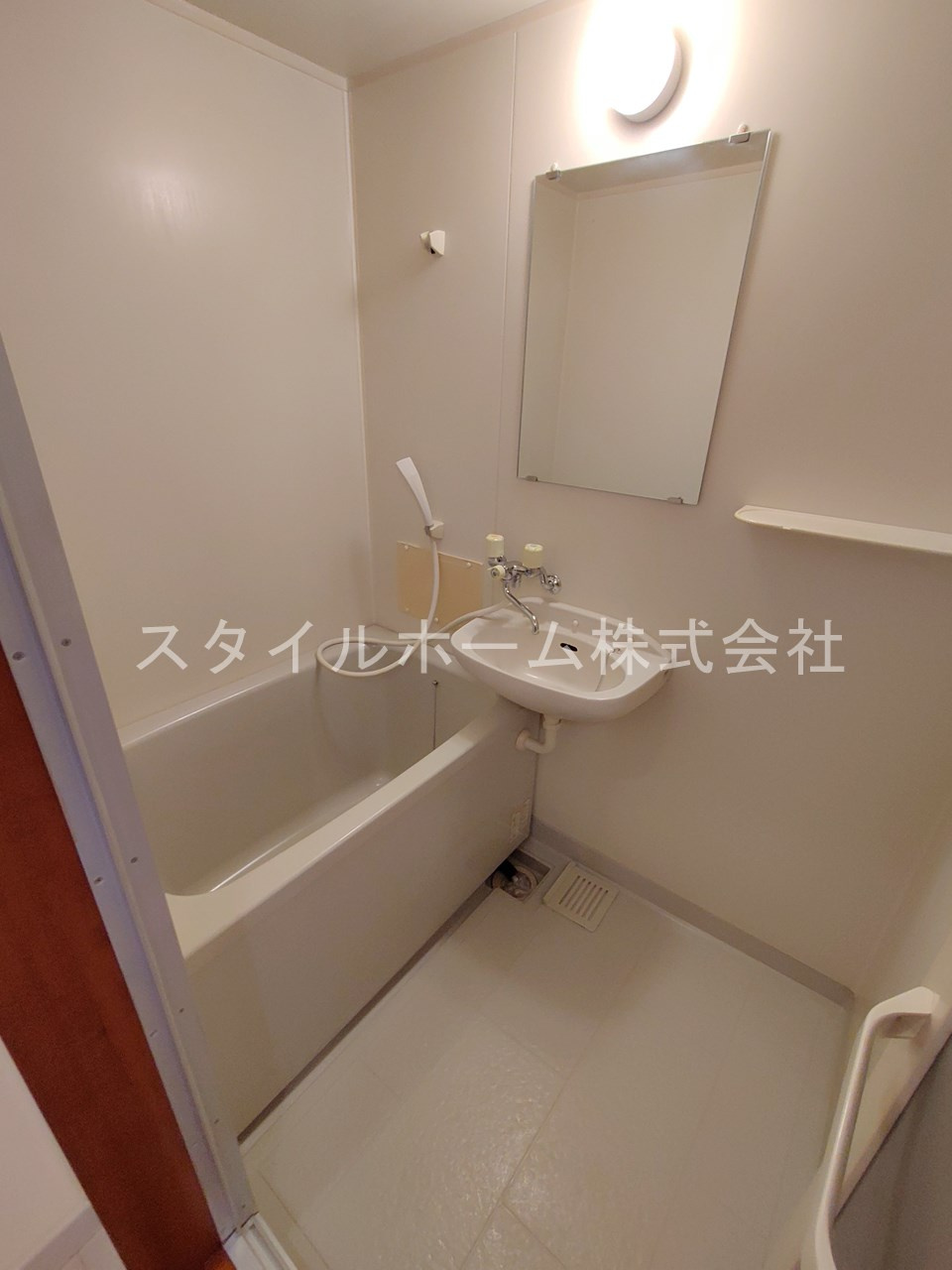 メゾンサマーアイの浴室