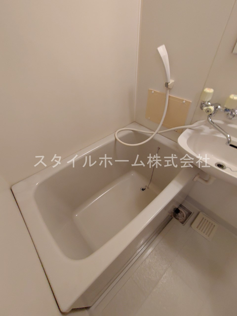 メゾンサマーアイの浴室