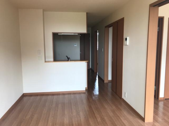 リバード酒井原の居間・リビング|リビング