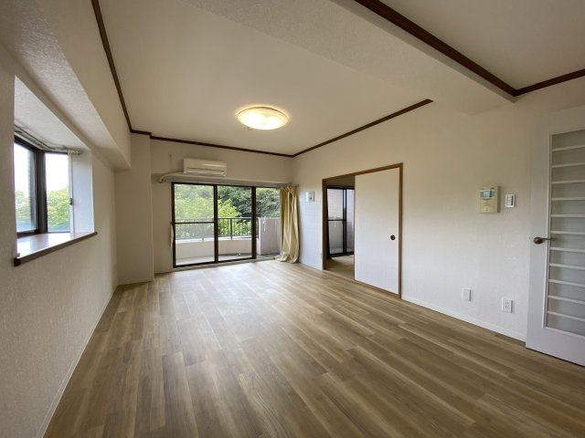 ダイアパレス湯河原郷の居間・リビング