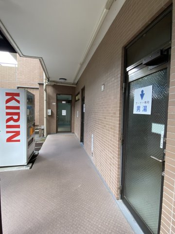 ダイアパレス湯河原郷のその他|大浴場入り口、奥屋内プール