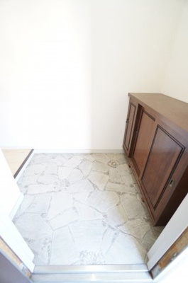 【玄関】 | ロイアルパレスシマ | ※同物件・同タイプの写真です。