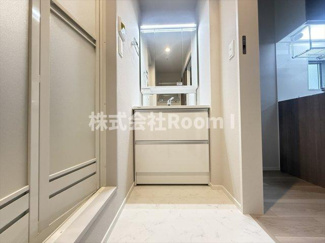 【洗面所】 | 【ペット共生】ＨＥＢＥＬ　ＭＡＩＳＯＮ　中野町・旭化成ヘーベルメゾンHEBEL HAUS | 明るい洗面所です