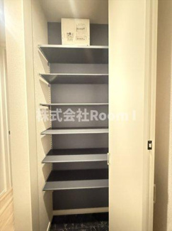 【玄関】 | 【ペット共生】ＨＥＢＥＬ　ＭＡＩＳＯＮ　中野町・旭化成ヘーベルメゾンHEBEL HAUS | 落ち着いた玄関です