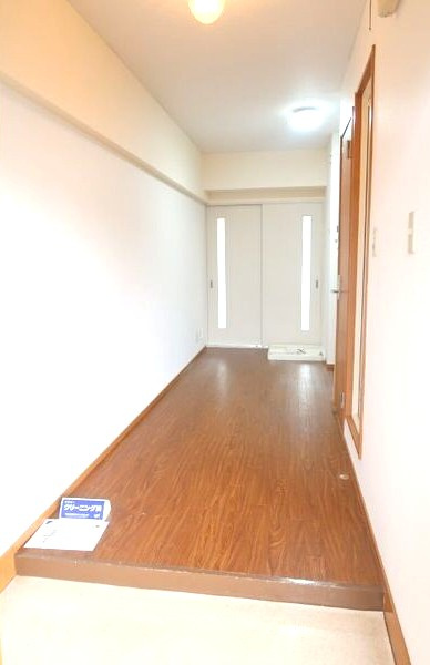 イトウマンション植田の玄関