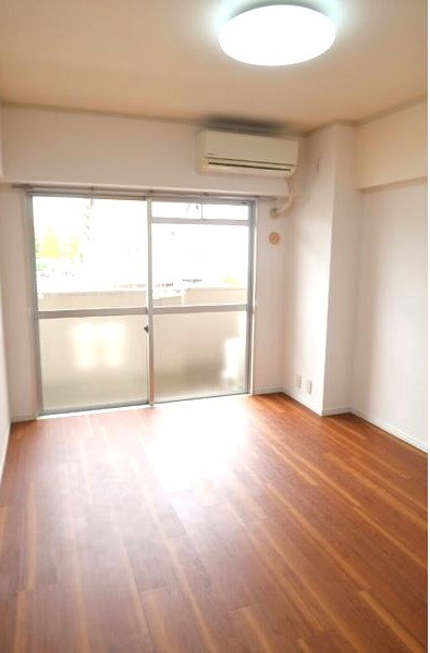 イトウマンション植田の居間・リビング