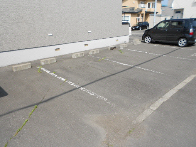 ハイセレールの駐車場