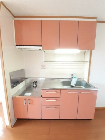 ラ・フェスタＣのキッチン|コンパクトなキッチンで掃除もラクラク
