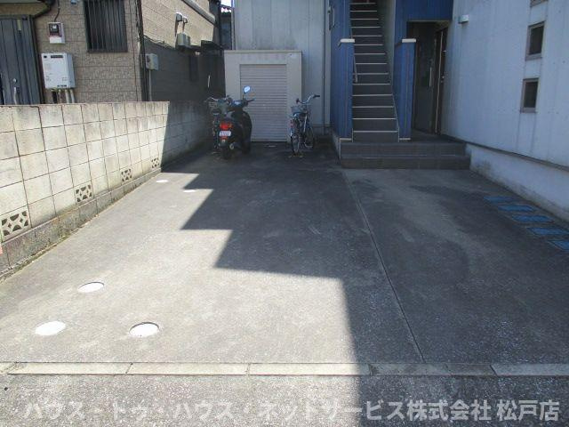 フォレストみのり台の駐車場