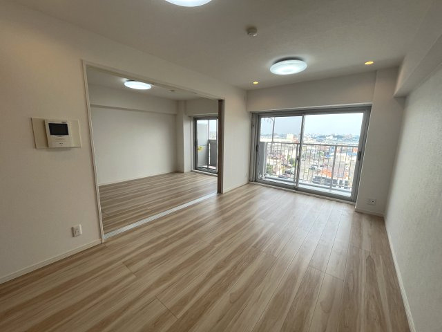 新座市野火止「マンハイム武蔵野北810号」の居間・リビング